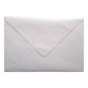 Oyster White Envelope C7 Closed
